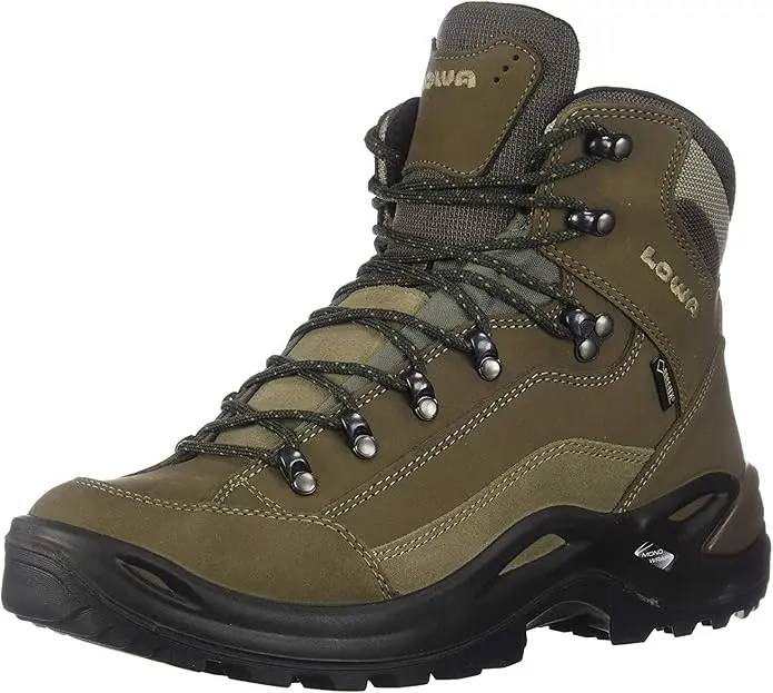 TheHikingTribe A6 Lowa Renegade GTX Mid